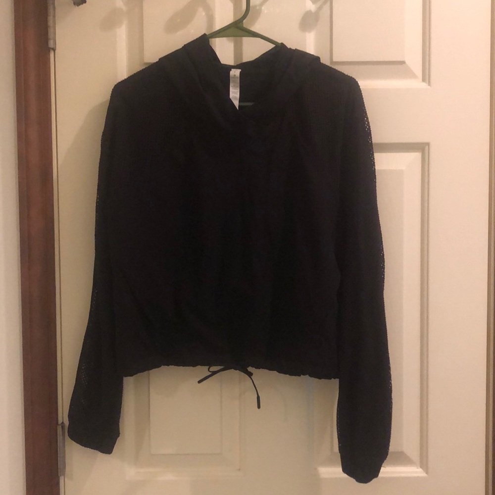 Lululemom cropped hoodie black 8